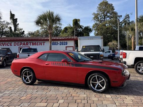 Used 2012 Dodge Challenger SXT Plus RWD image 4