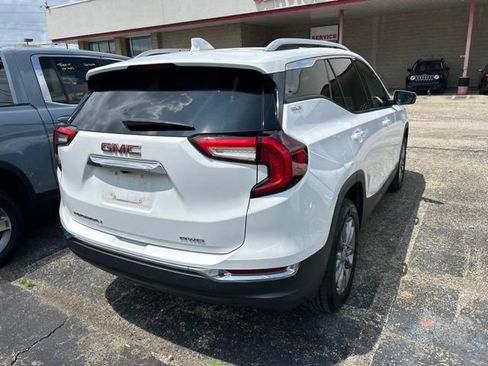 Used 2023 GMC Terrain SLT AWD/4WD image 4