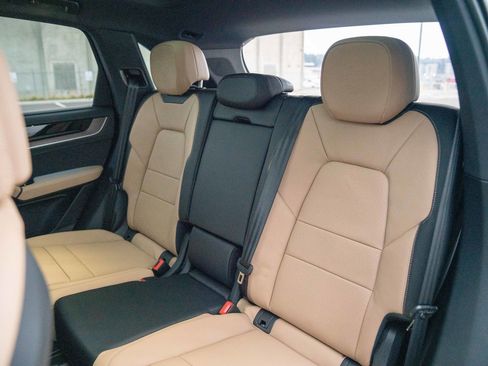 Certified 2026 Porsche Cayenne image 22