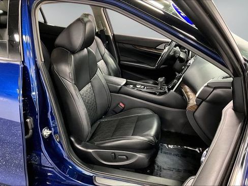 Used 2017 Nissan Maxima Platinum FWD image 27