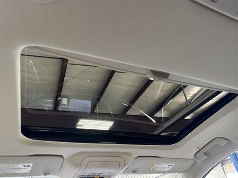 Used 2022 Buick Enclave Avenir w/ Avenir Technology Package image 26