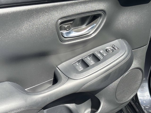 Certified 2025 Honda HR-V LX image 18