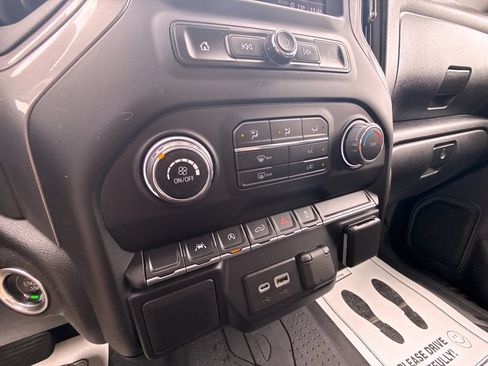 Used 2022 Chevrolet Silverado 1500 Custom AWD/4WD image 21