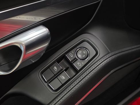 Used 2021 Porsche 718 Boxster RWD image 16