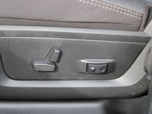 New 2025 RAM 2500 Big Horn AWD/4WD image 12