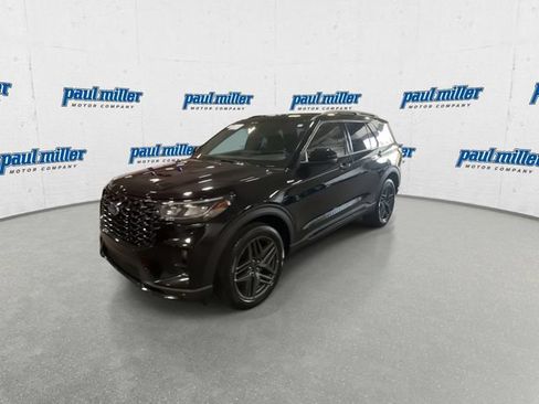 Certified 2025 Ford Explorer ST-Line w/ ST-Line Street Pack AWD/4WD image 8