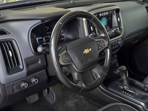 Used 2017 Chevrolet Colorado Z71 AWD/4WD image 32
