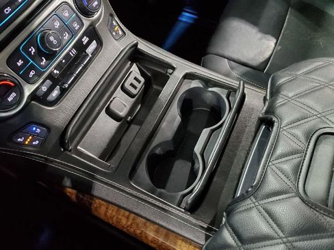 Used 2017 Chevrolet Suburban Premier image 43