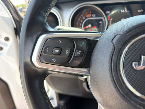 Used 2020 Jeep Wrangler Unlimited Sahara AWD/4WD image 15