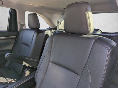 Used 2014 Toyota Highlander Limited Platinum image 15