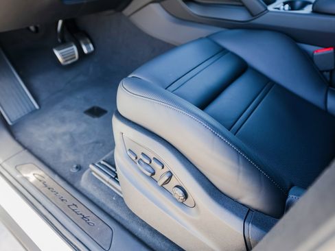 New 2025 Porsche Cayenne Turbo image 14