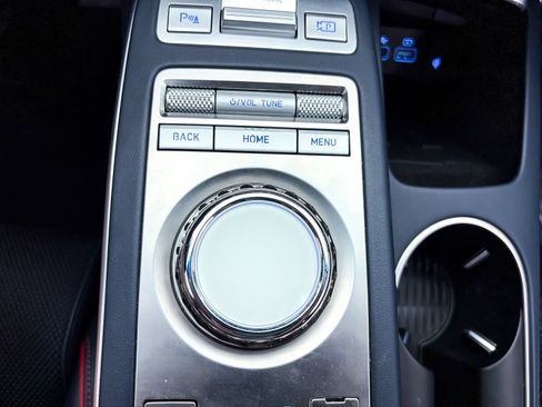 Used 2023 Genesis GV70 2.5T w/ Sport Prestige Package AWD/4WD image 33