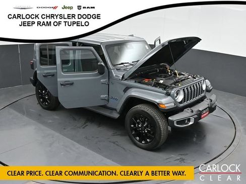 Used 2025 Jeep Wrangler Unlimited Sahara AWD/4WD image 52