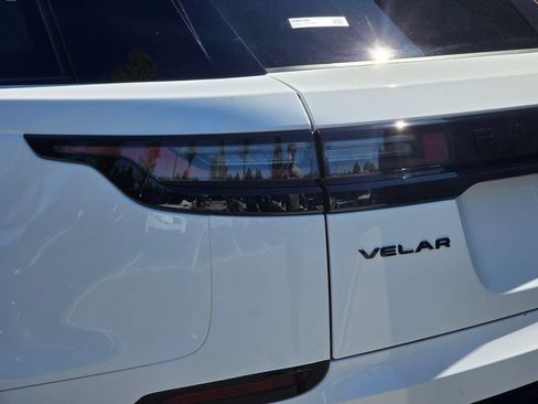 Certified 2025 Land Rover Range Rover Velar Dynamic SE AWD/4WD image 36