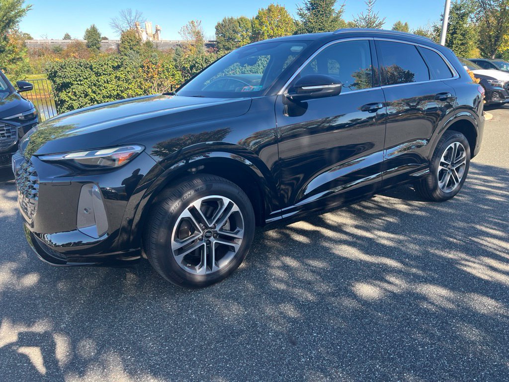Used 2025 Audi Q5 Premium AWD/4WD image 1