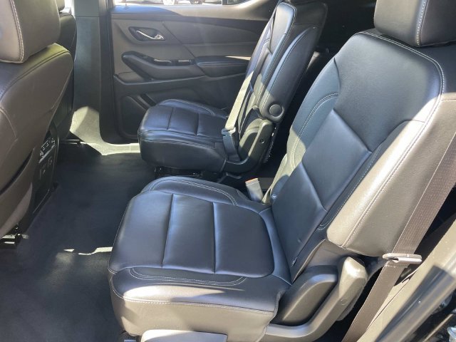 Used 2023 Chevrolet Traverse LT w/ LT Premium Package AWD/4WD image 18