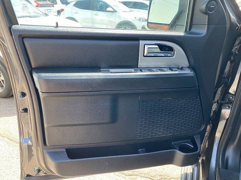 Used 2017 Ford Expedition XLT w/ Equipment Group 202A image 9