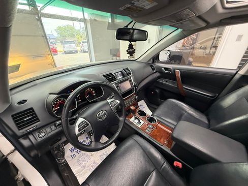 Used 2013 Toyota Highlander Limited AWD/4WD image 14