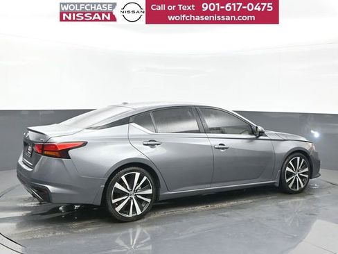 Used 2021 Nissan Altima 2.5 SR w/ SR Premium Package image 6