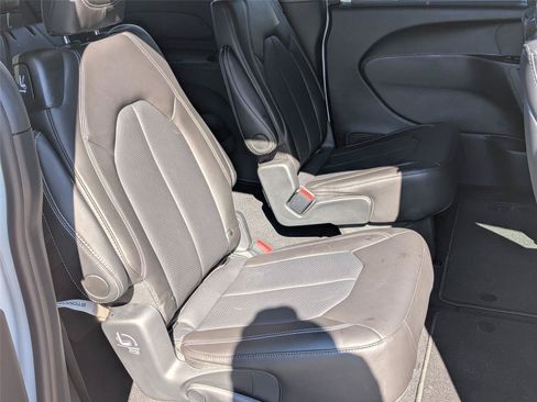 New 2026 Chrysler Pacifica Select AWD/4WD image 34