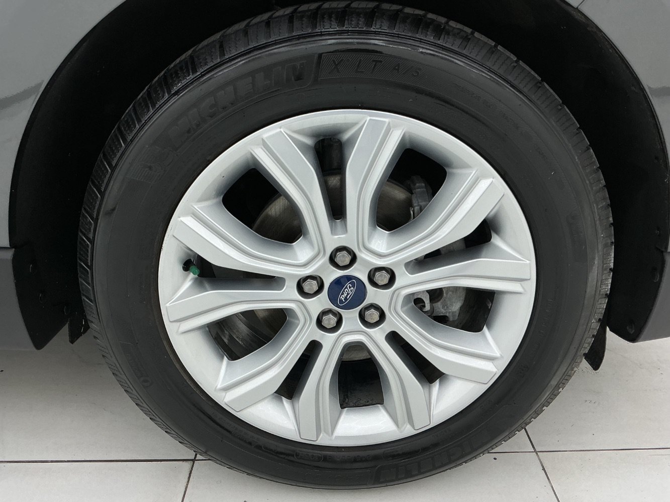 Used 2020 Ford Edge Titanium FWD image 47