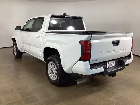 Used 2024 Toyota Tacoma SR5 AWD/4WD image 8