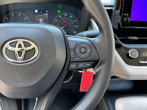 Used 2024 Toyota Corolla LE FWD image 11