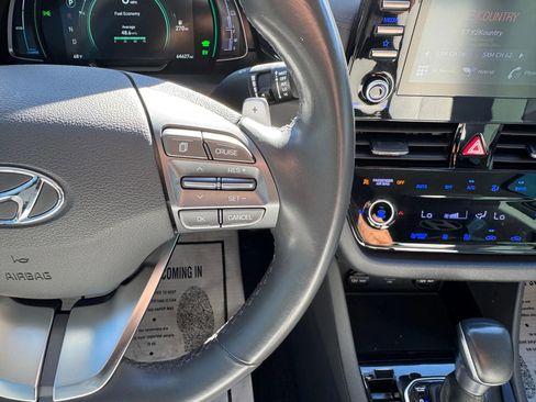 Used 2022 Hyundai Ioniq SE image 28