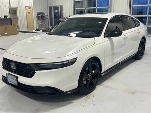 Used 2023 Honda Accord Sport image 6