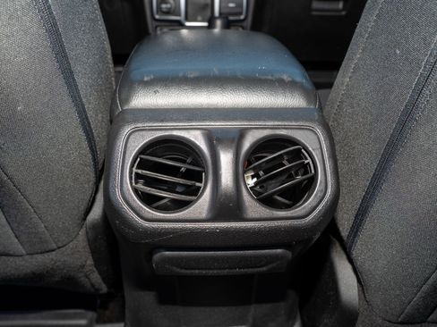 Used 2018 Jeep Wrangler Unlimited Sport image 18