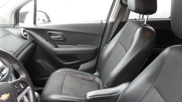 Used 2016 Chevrolet Trax LT w/ LT Convenience Package AWD/4WD image 26