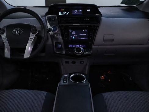 Used 2017 Toyota Prius V Three FWD image 17