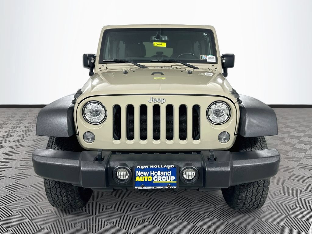 Used 2017 Jeep Wrangler Unlimited Rubicon w/ Connectivity Group AWD/4WD image 2