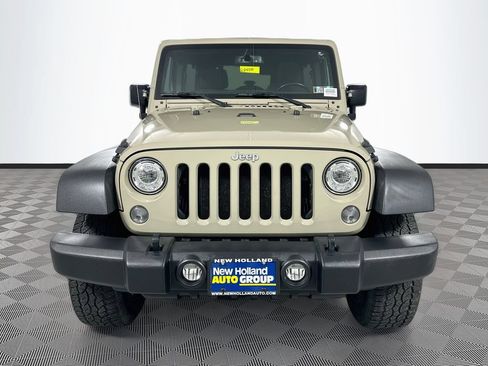 Used 2017 Jeep Wrangler Unlimited Rubicon w/ Connectivity Group AWD/4WD image 2