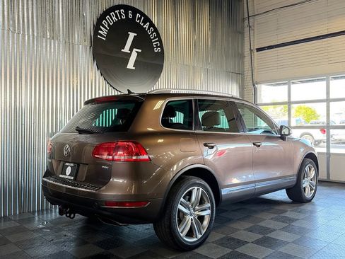 Used 2011 Volkswagen Touareg Sport AWD/4WD image 3