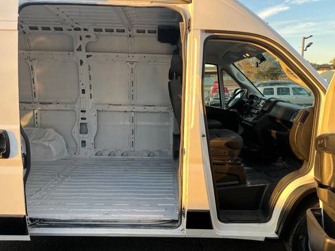 Used 2021 RAM ProMaster 2500 image 23