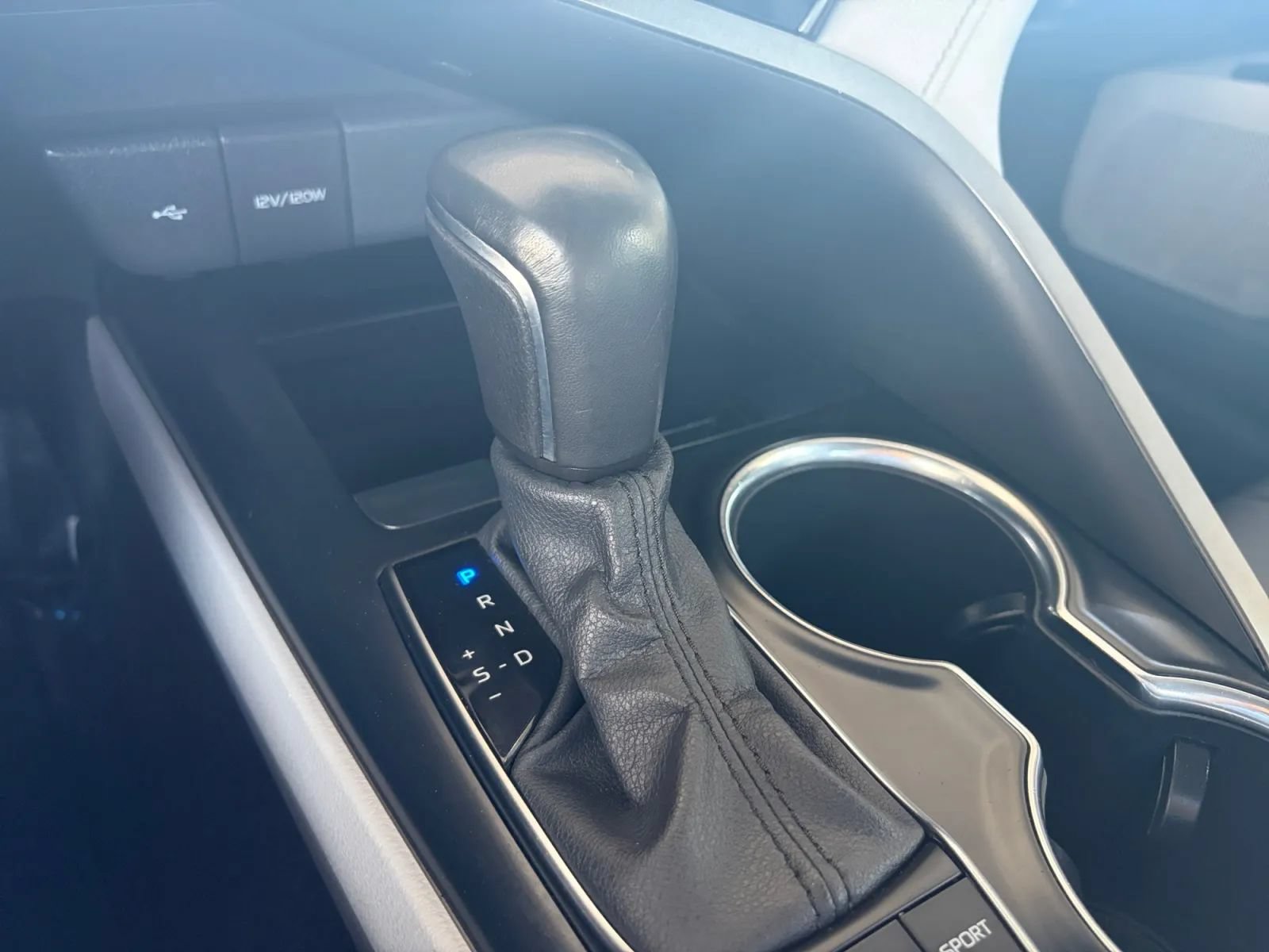 Used 2020 Toyota Camry XLE AWD/4WD image 26