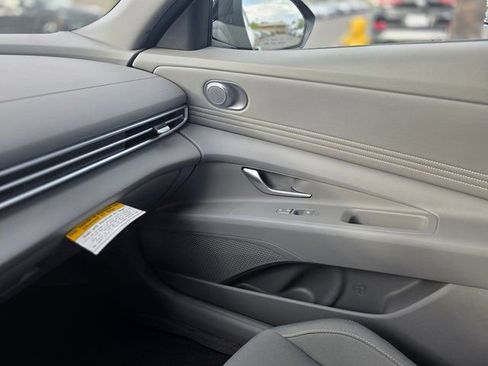 New 2026 Hyundai Elantra SEL Sport Premium FWD image 24