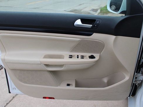 Used 2014 Volkswagen Jetta TDI image 11