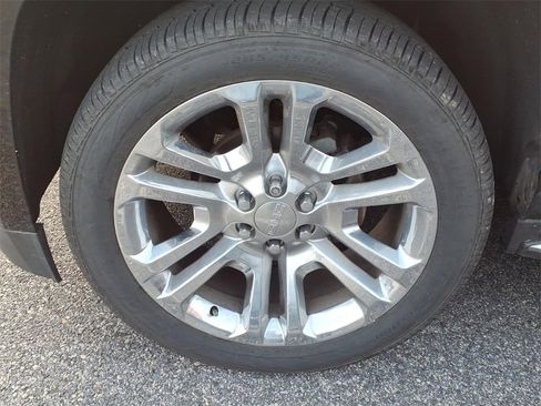 Used 2018 GMC Yukon XL SLT w/ Premium Edition image 10