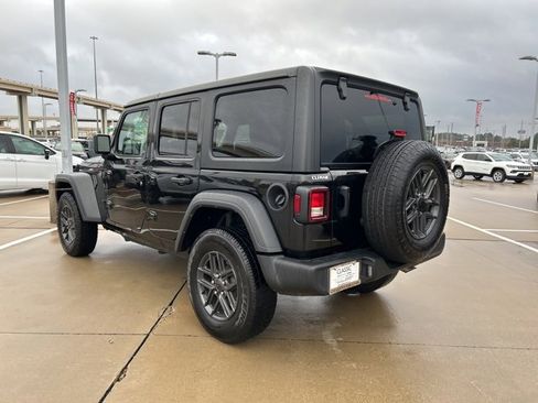Used 2024 Jeep Wrangler Sport S image 6