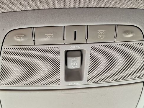 Used 2016 Nissan Murano SL w/ SL Technology Package FWD image 27