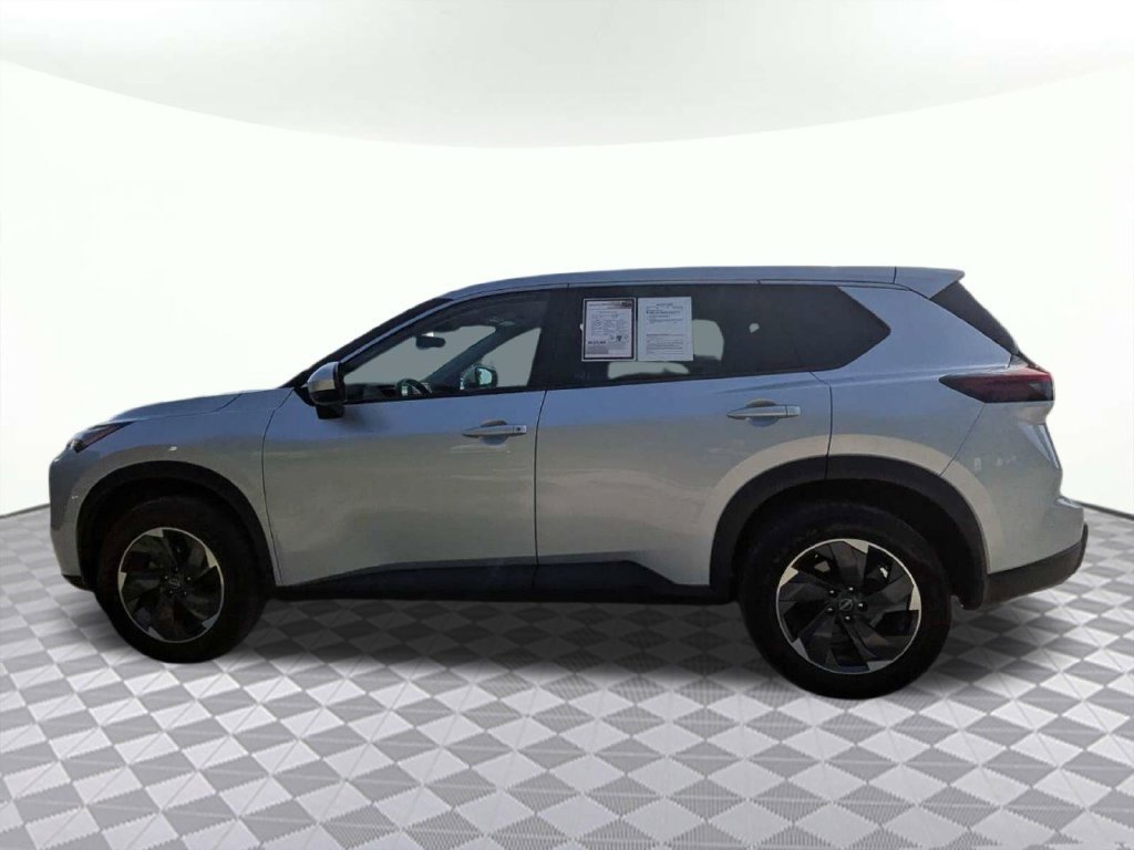 Used 2025 Nissan Rogue SV FWD image 6