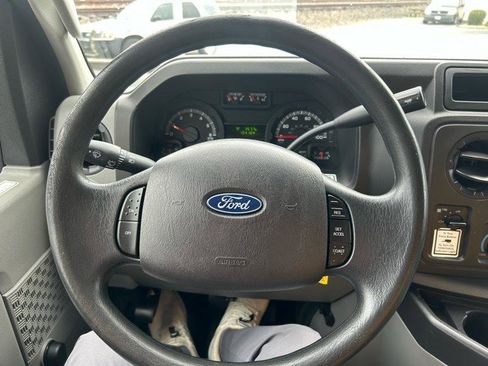 Used 2019 Ford E-350 and Econoline 350 Super Duty image 11
