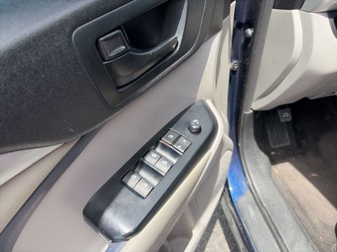 Used 2016 Toyota Highlander LE image 13