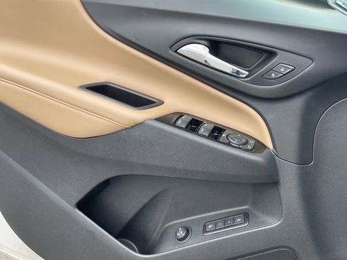 Used 2022 Chevrolet Equinox Premier image 11