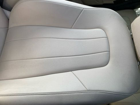 Used 2022 Mercedes-Benz GLB 250 4MATIC image 34