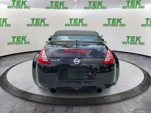 Used 2010 Nissan 370Z Roadster RWD image 7