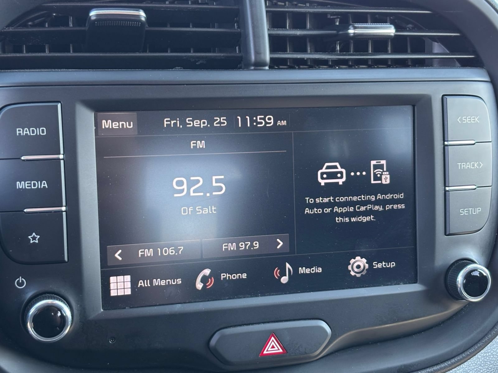 Used 2025 Kia Soul LX w/ LX Technology Package FWD image 19