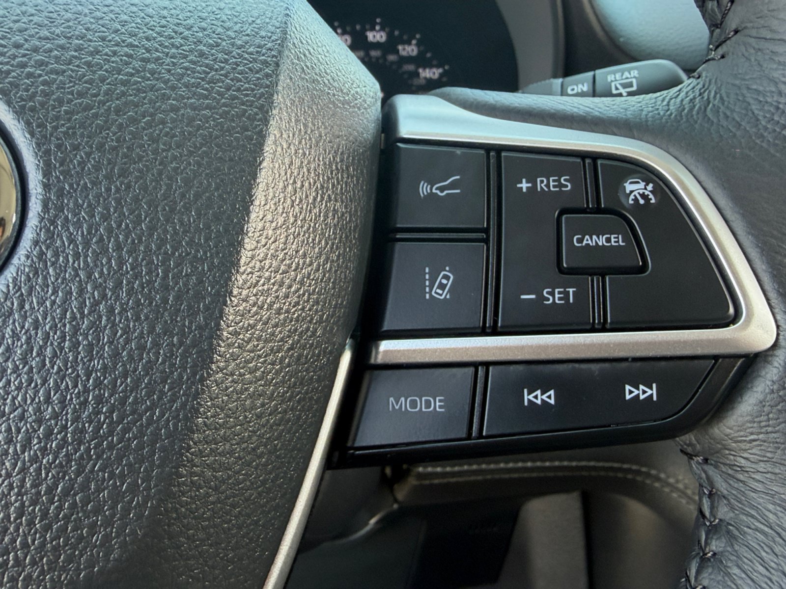 Certified 2026 Toyota Sienna XLE FWD image 22